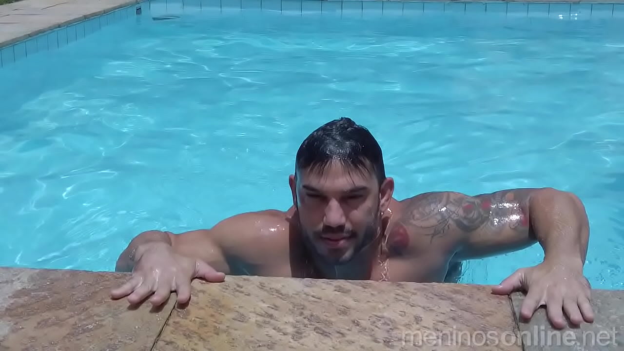 Gostoso se mostrando