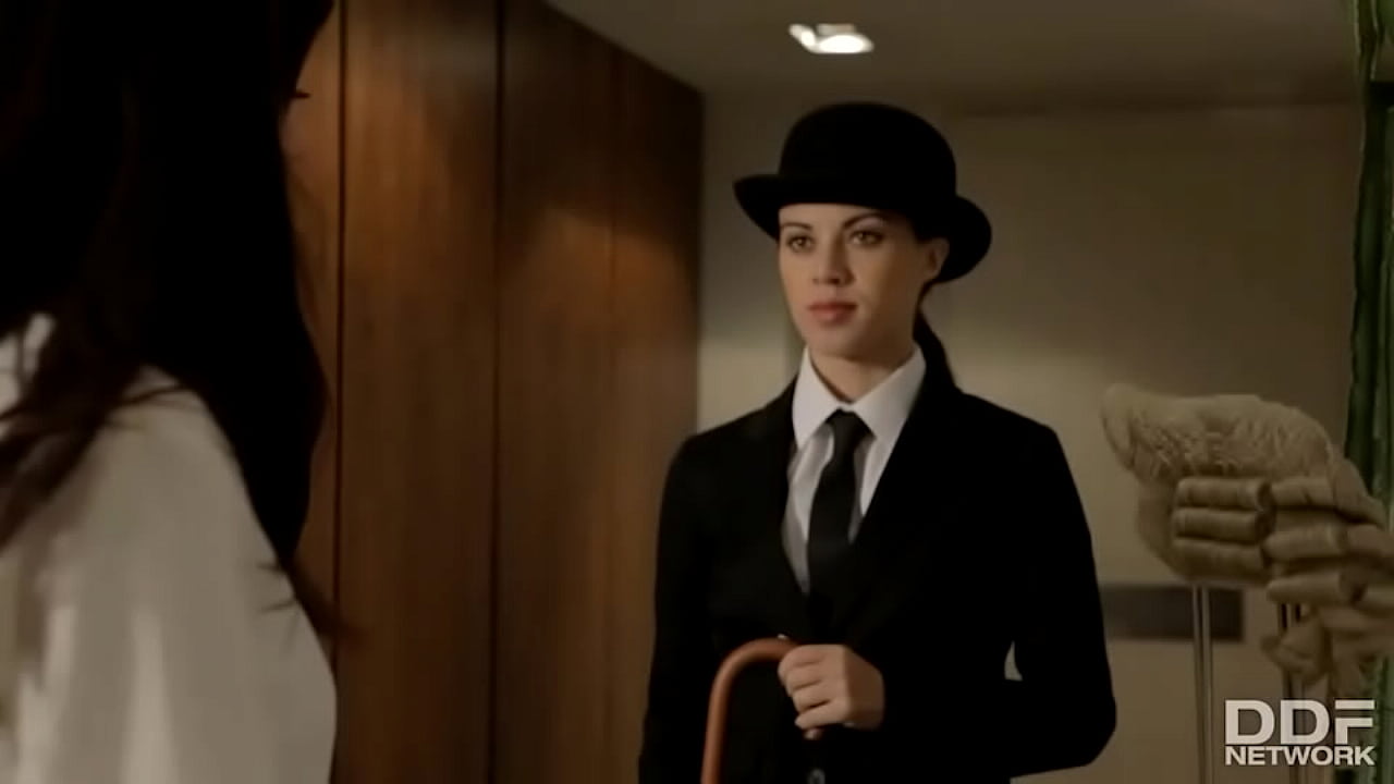 Sexy Sadism Sluts: Femme Lesbians' Kinky Pussy Play