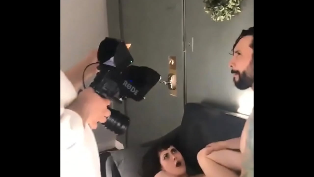 FILMANDO PORNO E COMENDO CHOCOLATE DANDO NA BOQUINHA DO ATOR E DEIXANDO A MINA PUTA MUITO PUTA MAS MUITO PUTASSA MESMO NOSSA SENHORA V&Eacute;I QUE QUE T&Aacute; ACONTECENDO KKKKKKKKKKKKKKKKKKK