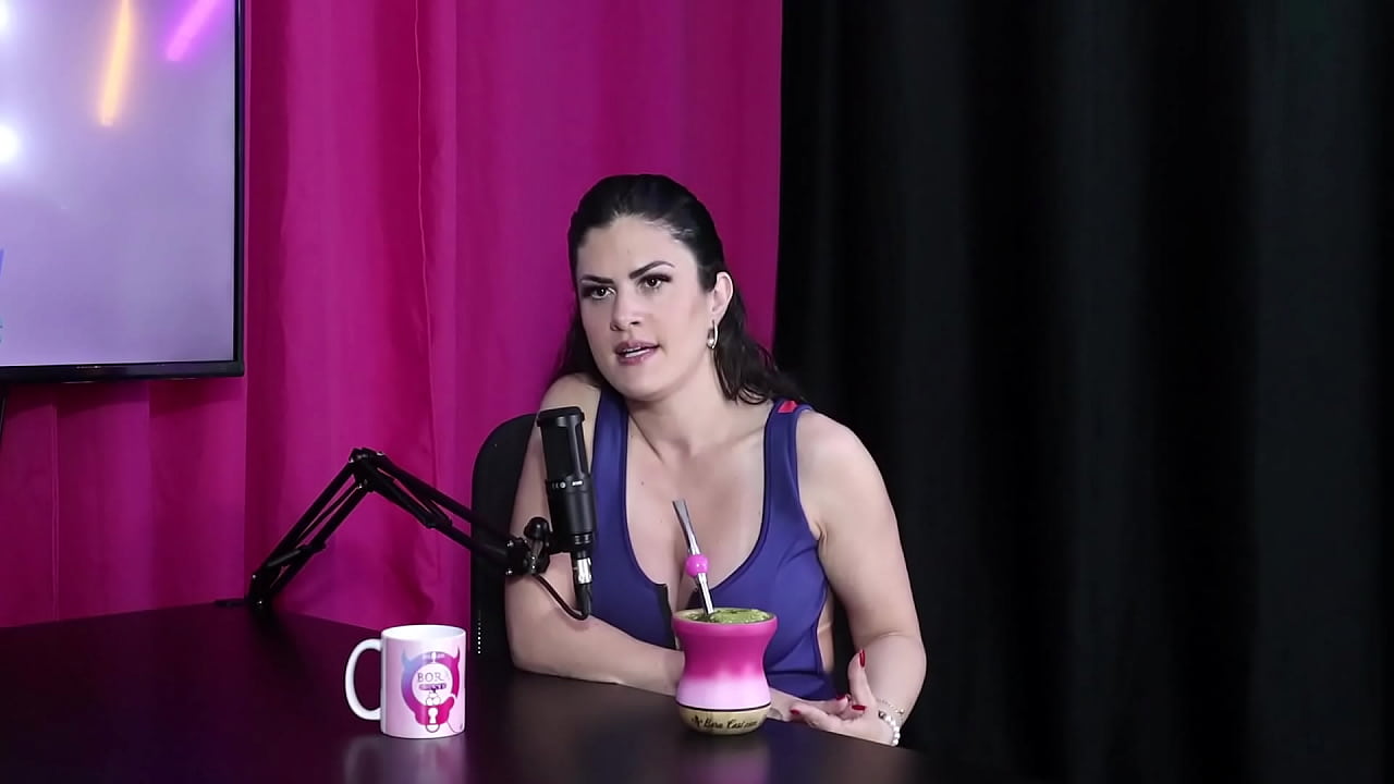 J&aacute; arregou quando encontrou um homem de pau grande e grosso, e quando marcou com uma pessoa na internet... - Amanda Smell (SHEER/RED)