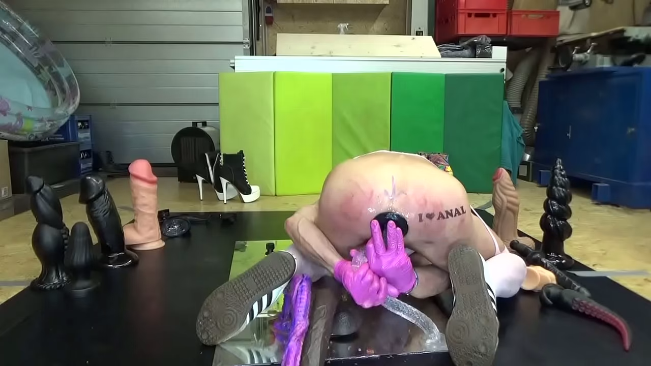 Extremeslut66 nimmt sich Zeit f&uuml;r ihrem Arsch