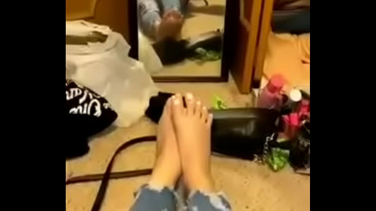 Sexy foot tease