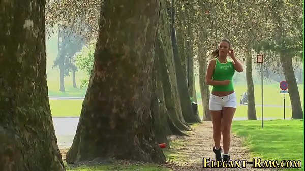 Glamour slut takes facial