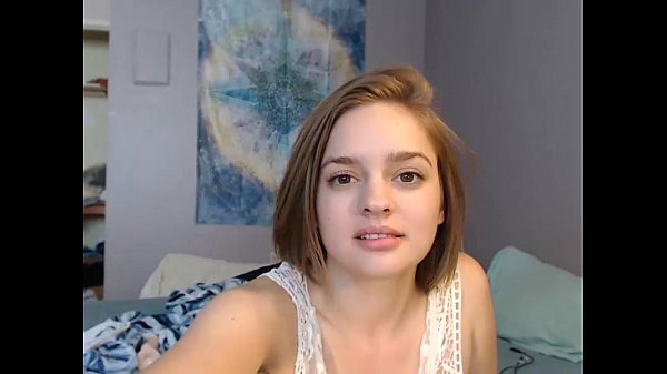 Tiny woman dancing - free live webcams 31