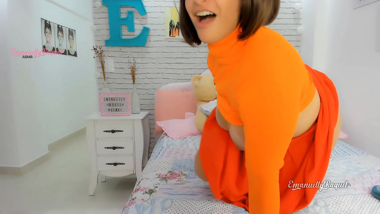 Velma Dinkley cosplay nerd girl dirty talk with oil on her boobs butt