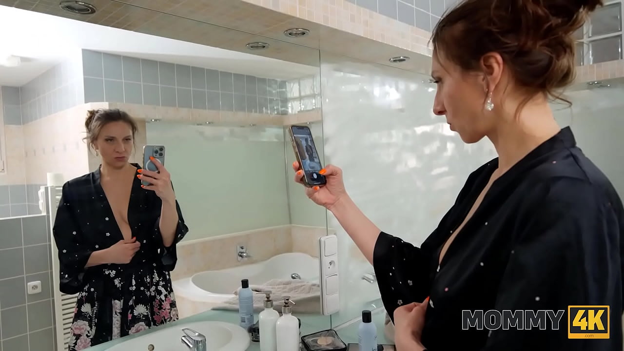 MOMMY4K. MILF doesn&rsquo;t care about what&rsquo;s going on beyond her bathroom. Hot sex with Janet Alfano