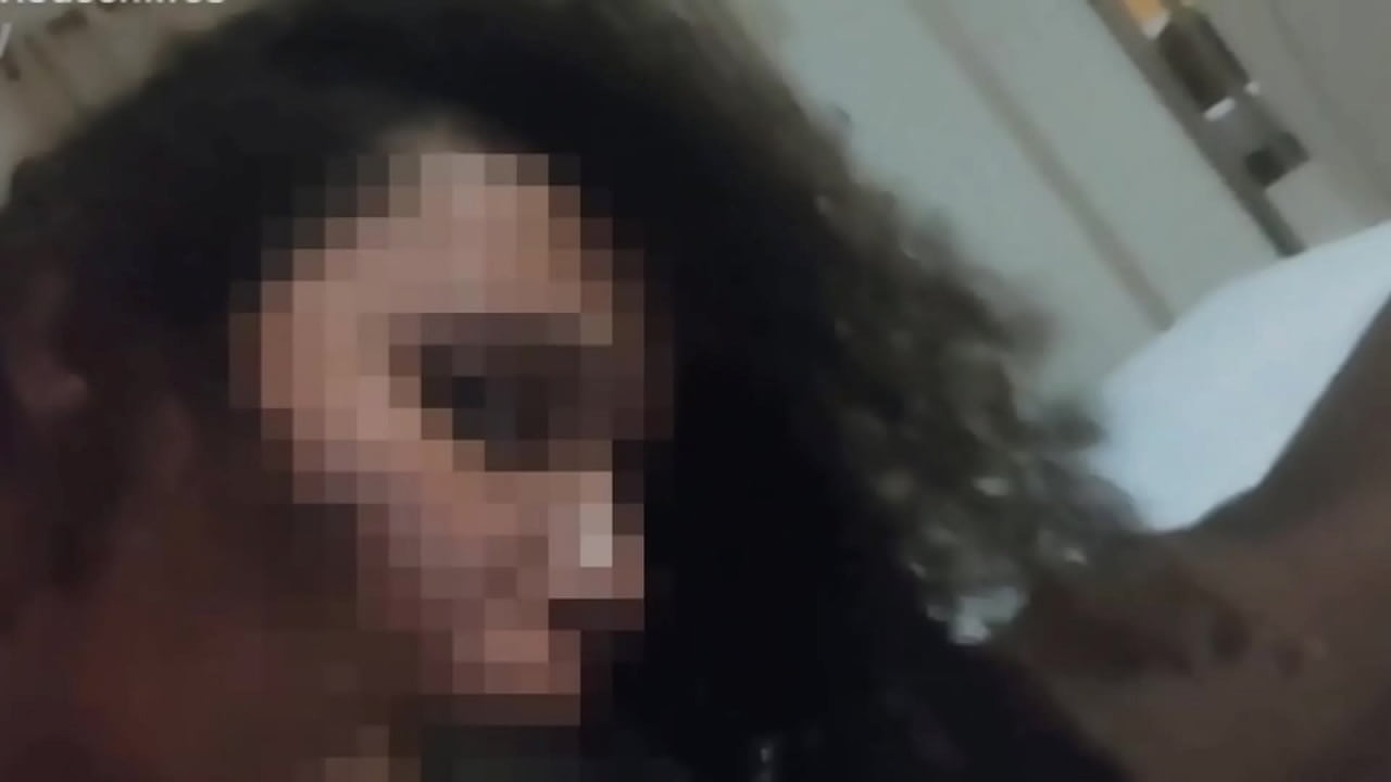 Minha esposa chupando o neg&atilde;o.