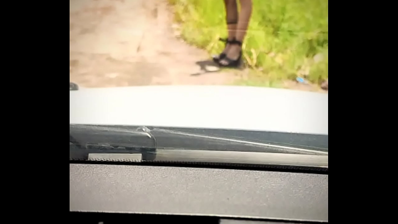 Fatihot se viste de puta en la carretera