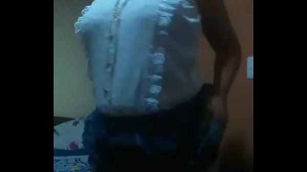 Esposa combiana bailando