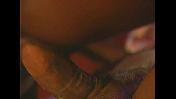 Metro - In Vogue - scene 3 - extract 2