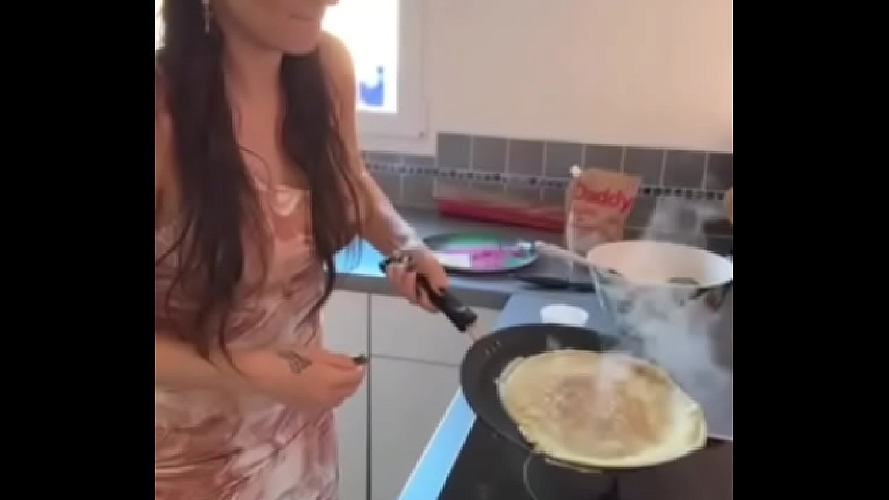 Aujourd&rsquo;hui c&rsquo;est la chandeleur Demain je vous mets une petite vid&eacute;o ou ...