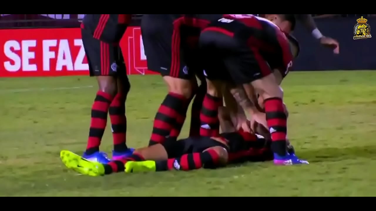 Gozei vendo esse gol do LUCAS PAQUET&Aacute;