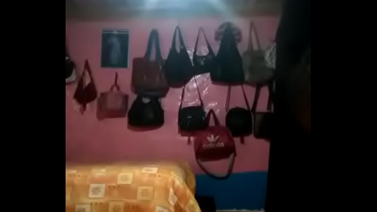 Maestra Luisa manda pack a su alumno