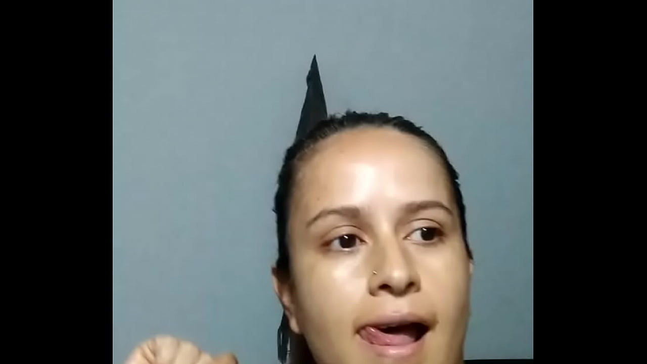 latina culona en casa del padrastro