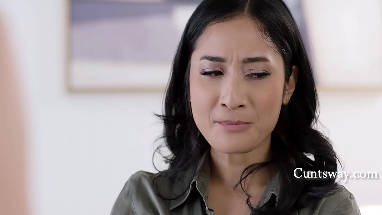 Assitant Opens MILF Bosses Package