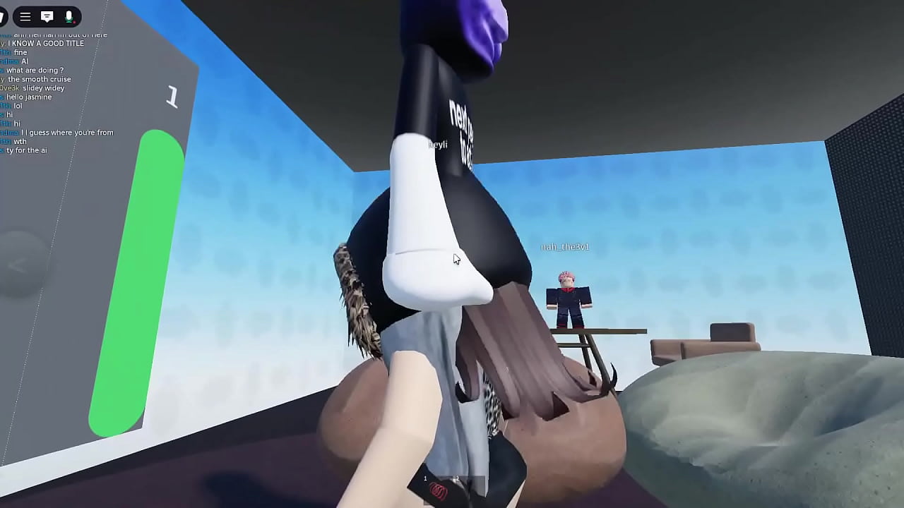 Woman  gets 8 inches of thanos