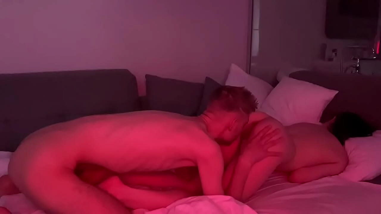 НЕЖНО ОТЛИЗАЛ МОЛОДЕНЬКОЙ АЗИАТОЧКЕ