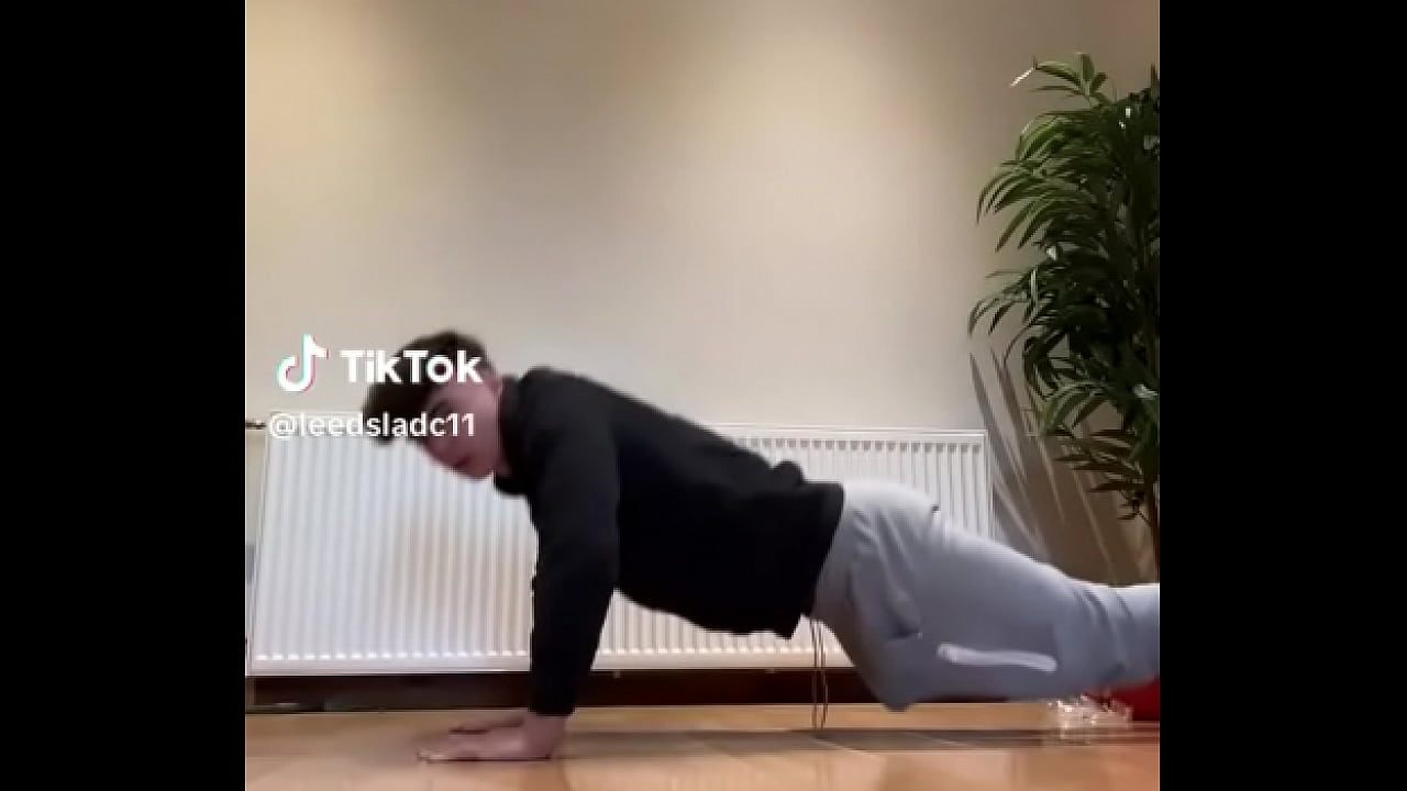 Novinho exibindo volume