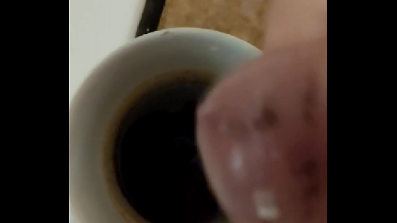 Caf&eacute; con leche en la ma&ntilde;ana calientito