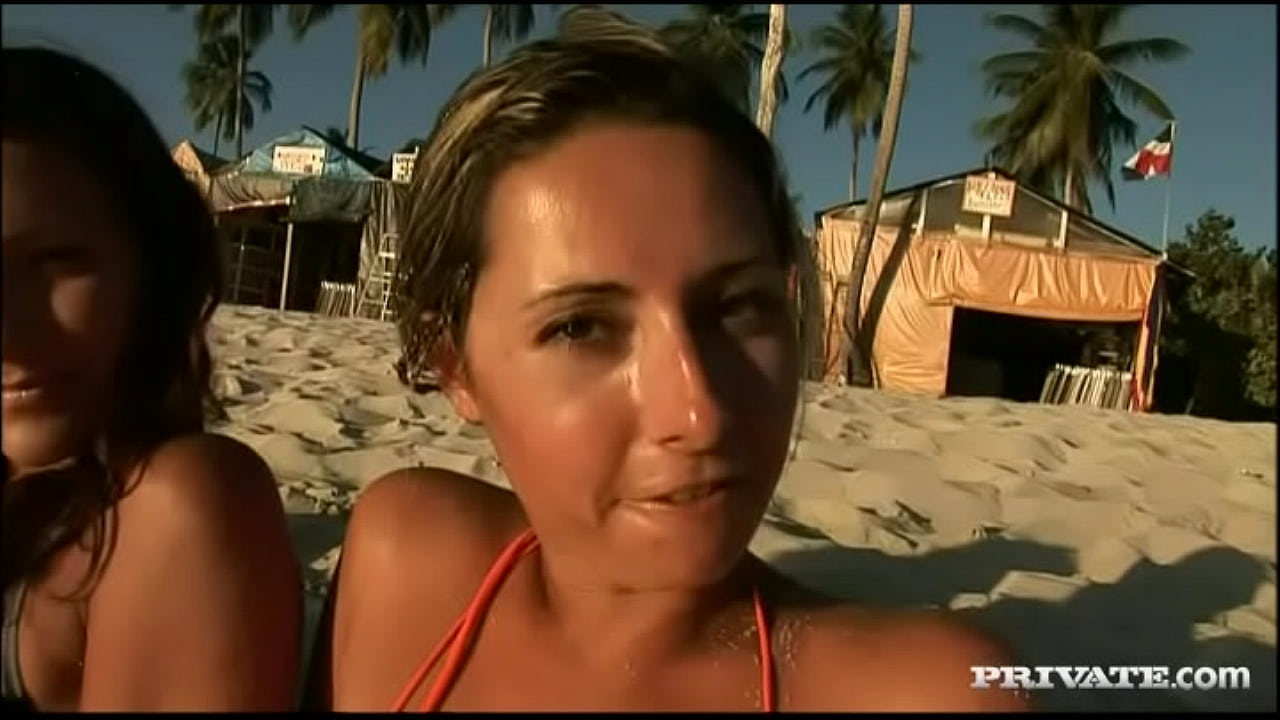 Daria Glower Sits on a Fat Dick during Anal Sex While Masturbating