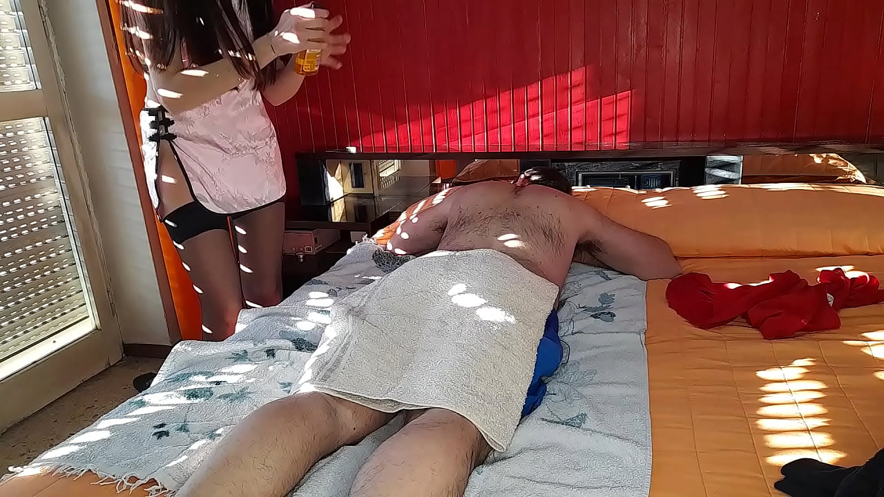 sono tornato dalla massaggiatrice e stavolta mi ha dato il culo