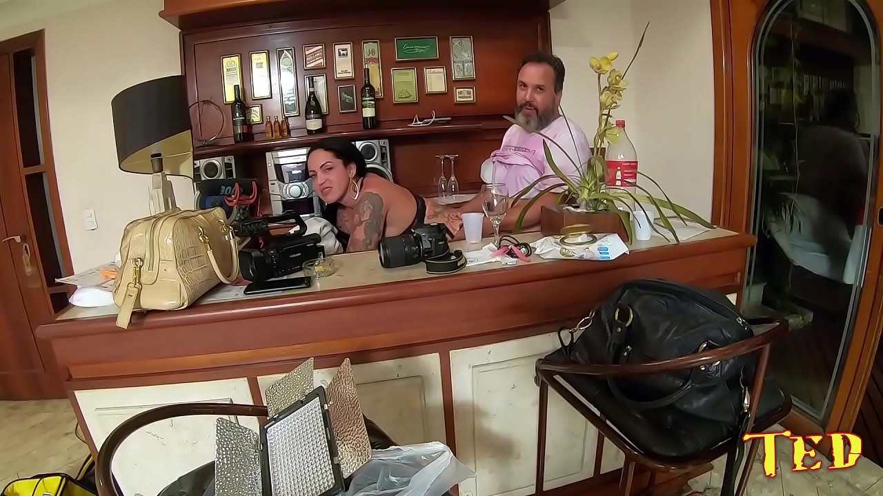 Por tr&aacute;s das c&acirc;meras com Elisa Sanches