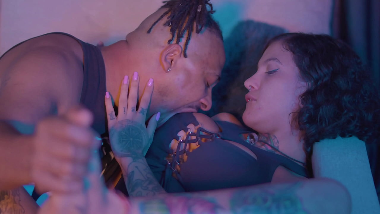 Girlfriend performs her feet fetish with her boyfriend