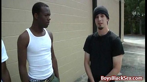Interracial Hardcore Gay Bareback Fucking 01