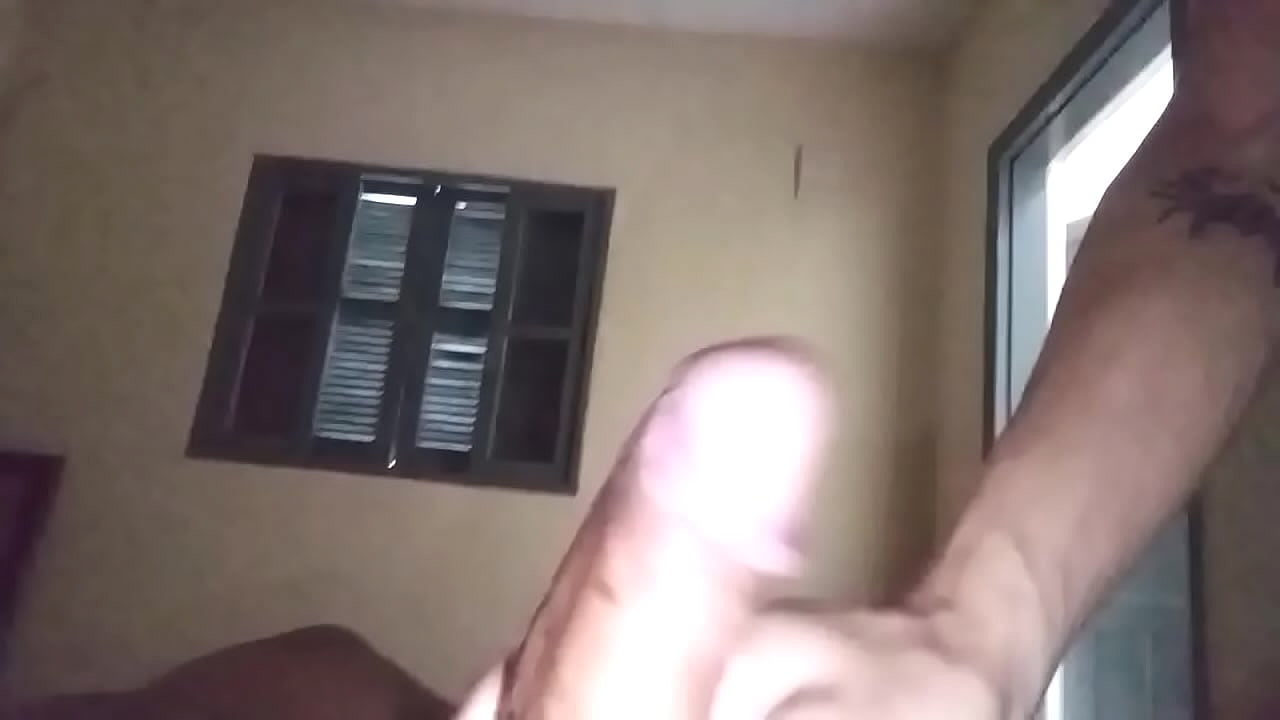 Chupou meu cuzinho e depois me colocou pra senta e finalizo me comendo de quatro e gozando na portinha do meu cuzinho