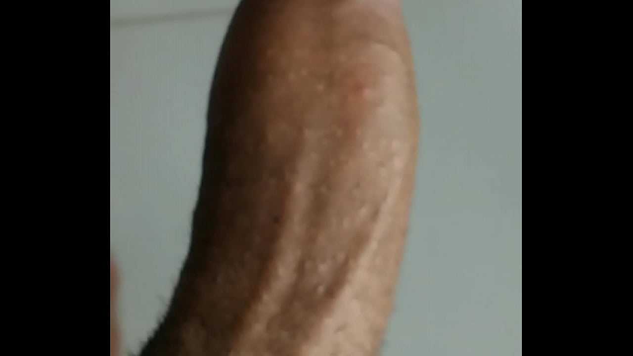 Novinho gozando muita porra