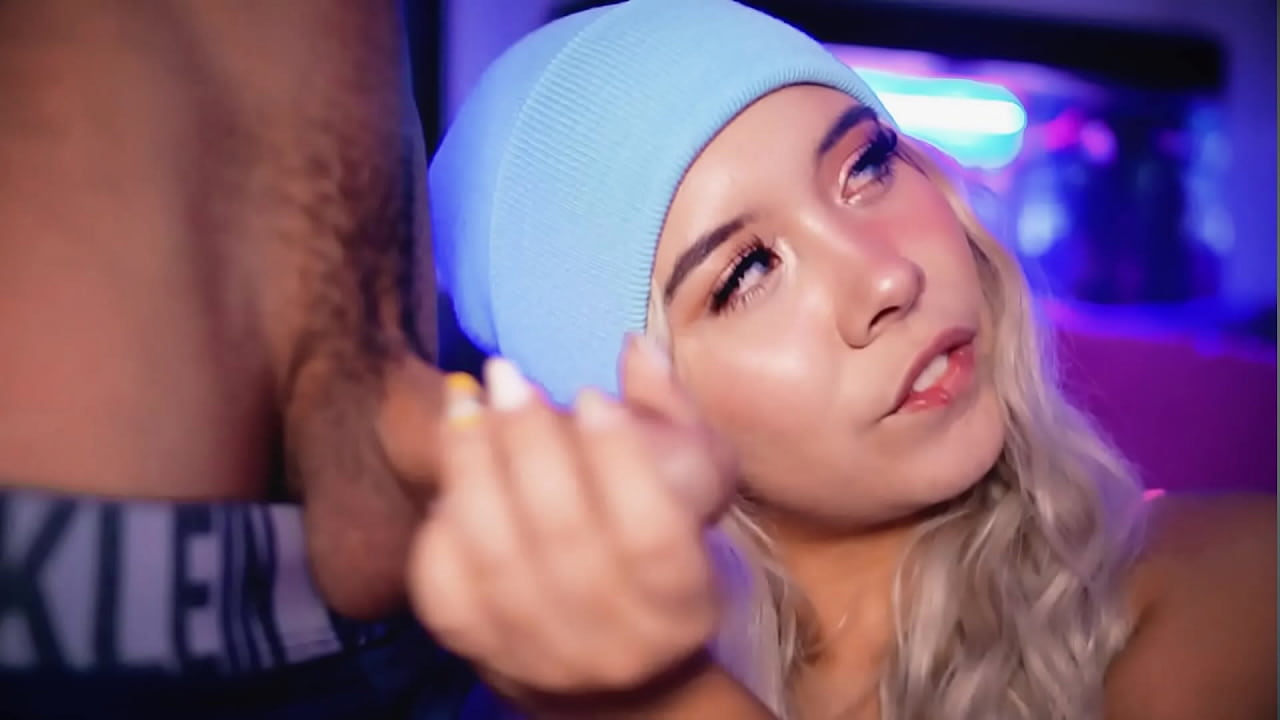 Latina with the attitude of a cock-thirsty little whore seduces her boyfriend's cock