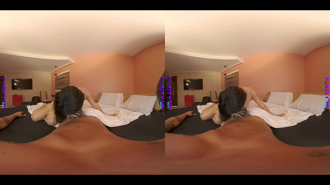 PURITY VR - Latina Learns How to Suck