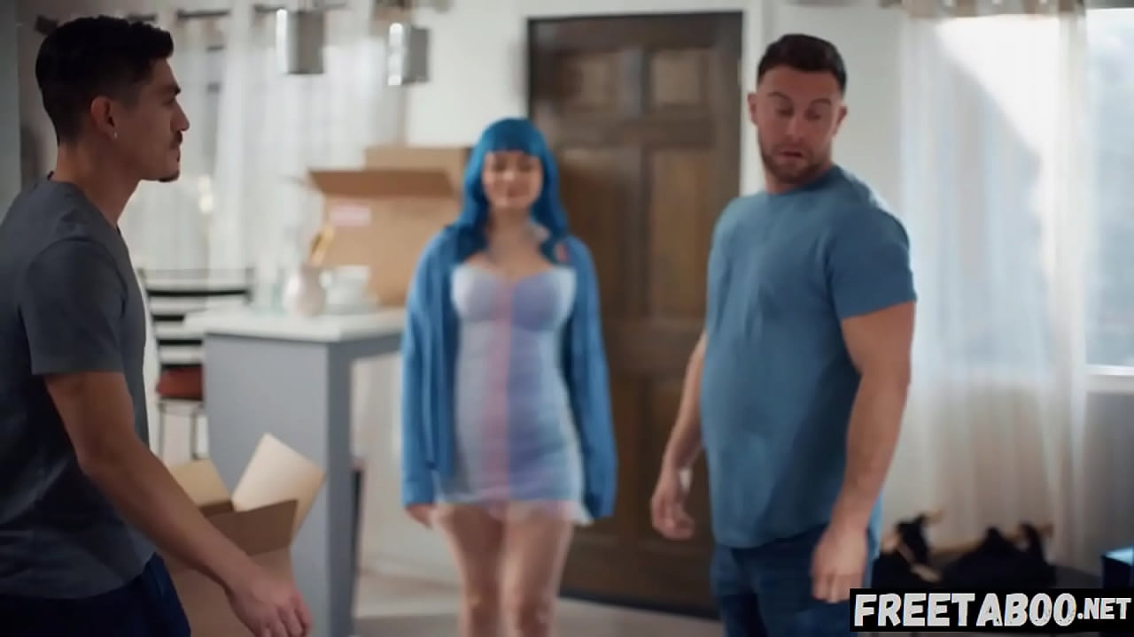 Faithful Girlfriend Cheats For 1st Time With Her Boyfriend's Friend Without Him Notice