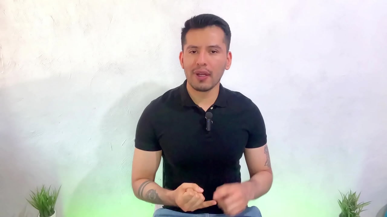 Militar maduro le ofrece su culo a jovencito twink vergond de 20cm  mientras esta a su cuidado