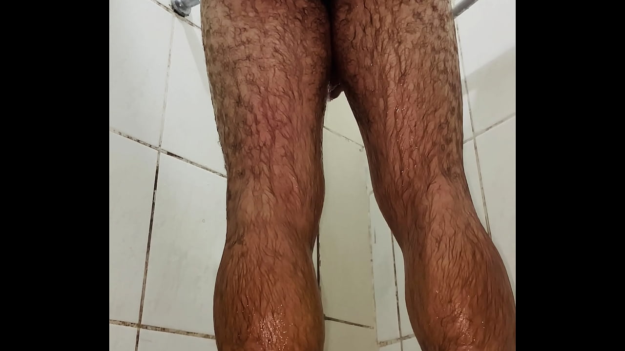 DOTADO TOMANDO BANHO E APROVEITANDO PRA BATER UMA