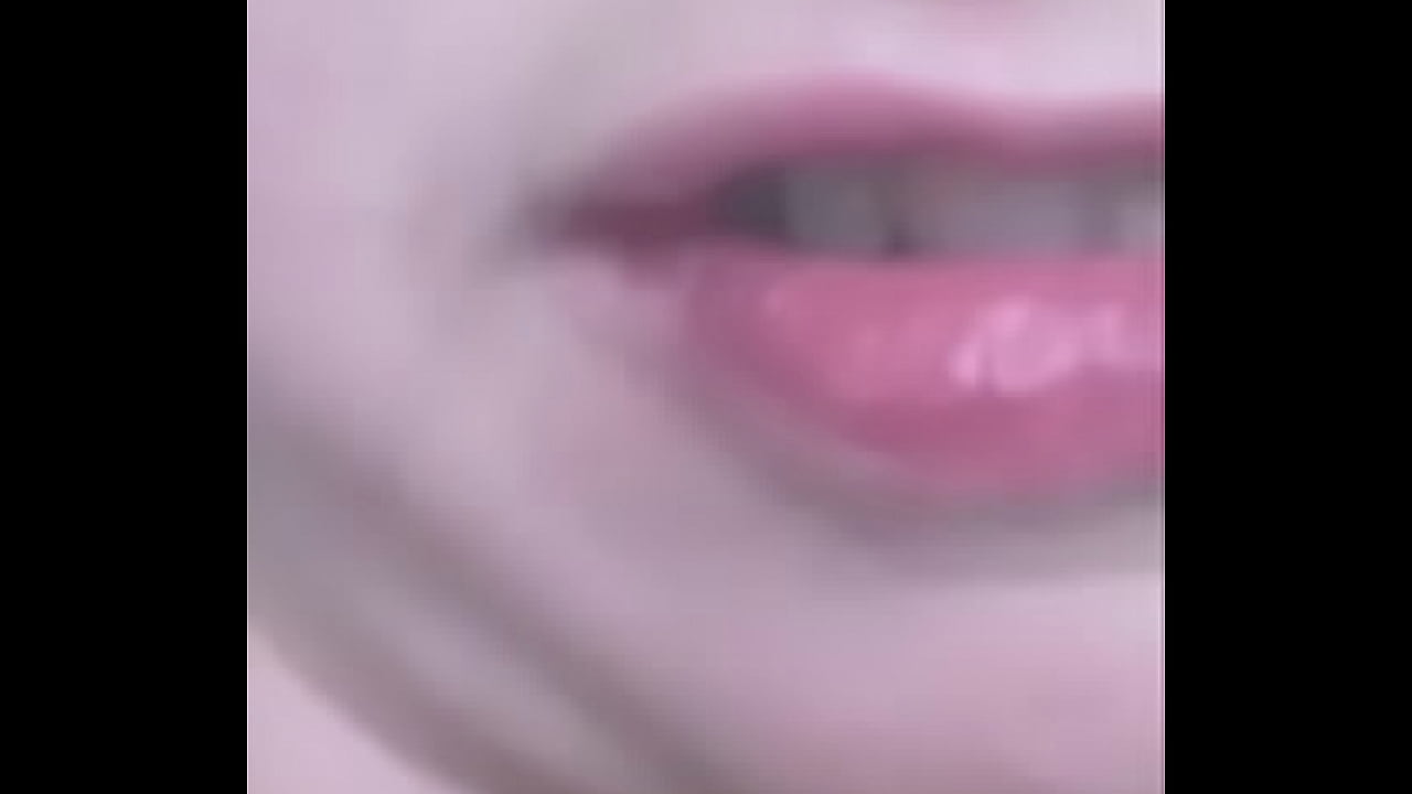 Sexy Pissing Bathroom Visits