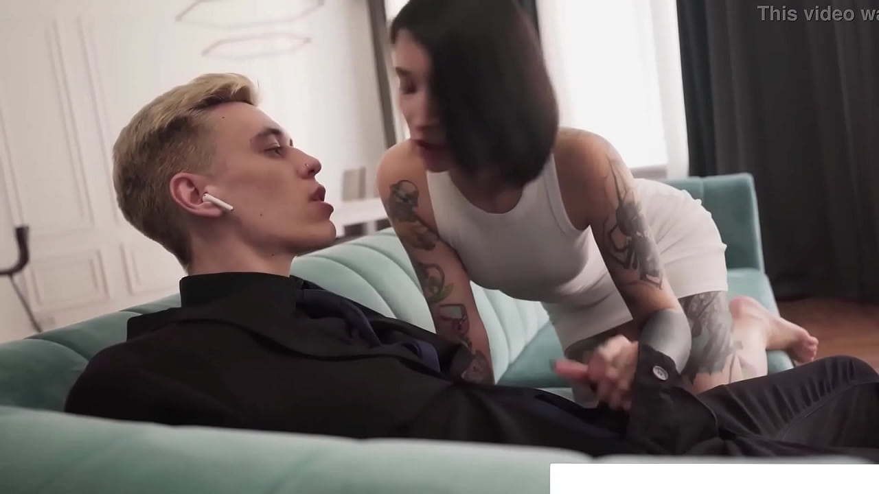 no money to pay the landlord, so he fucked my anal