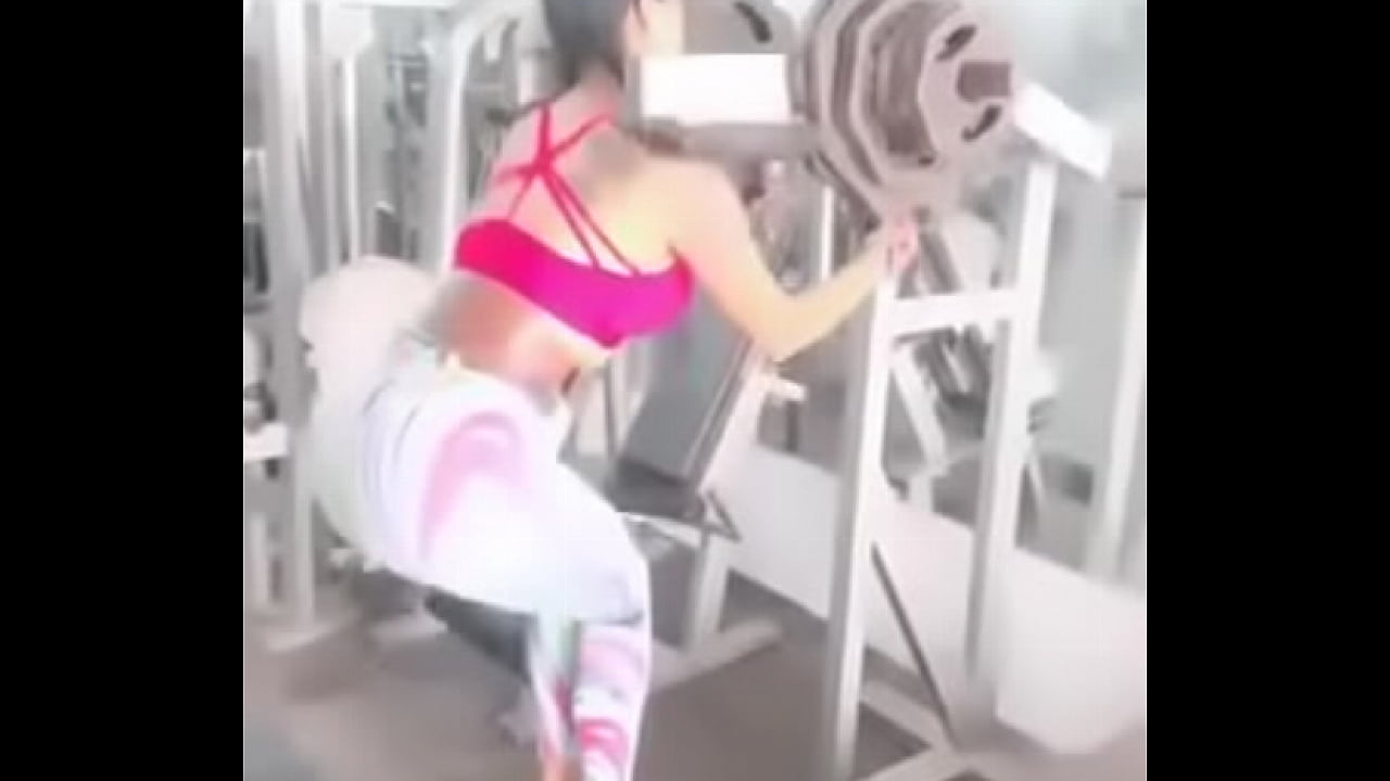 culona en el gym