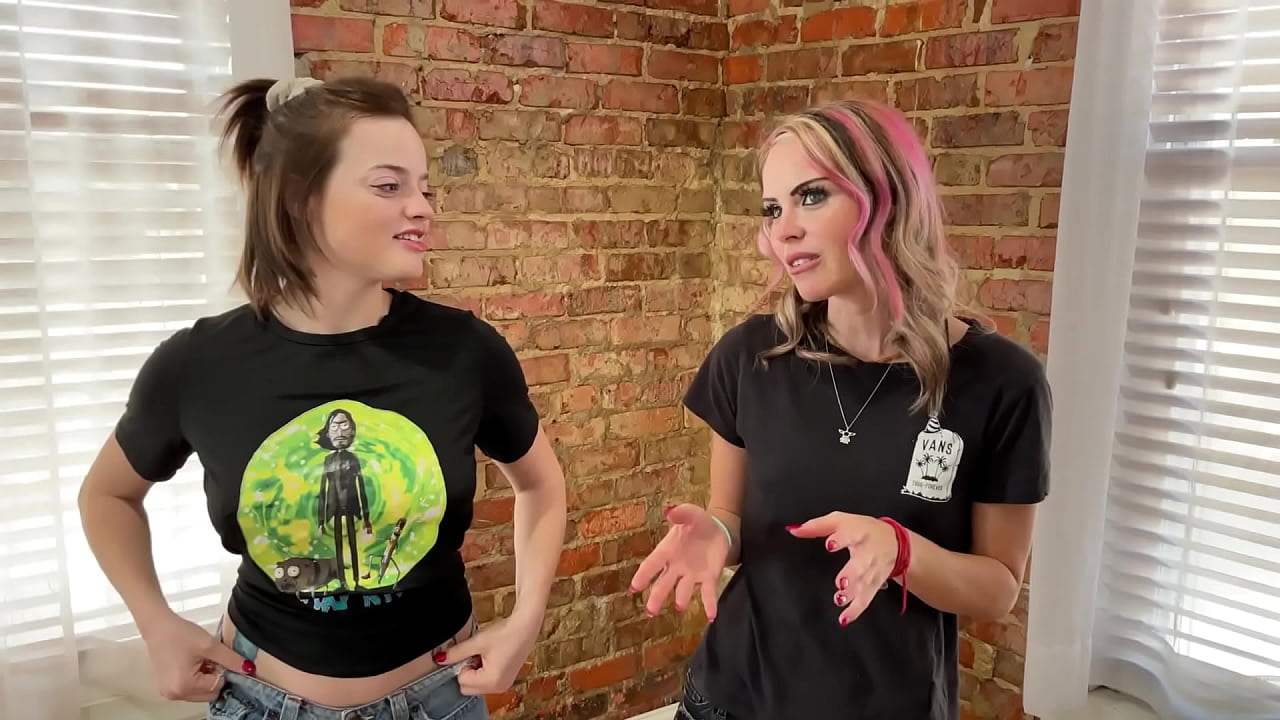 girls gettins sexy wedgies