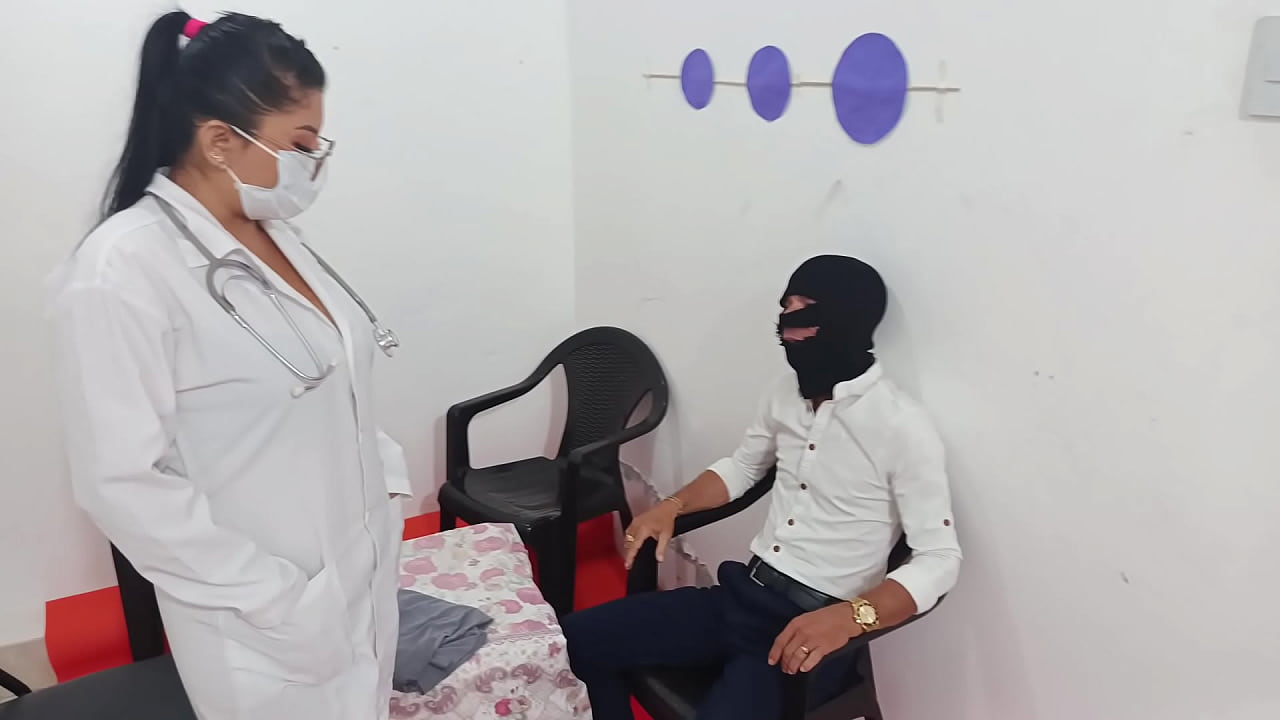 Doctora mujer cachonda se folla a su paciente en el hospital. sus tetas rebotan follando. EL VIDEO COMPLETO ESTA EN PREMIUM