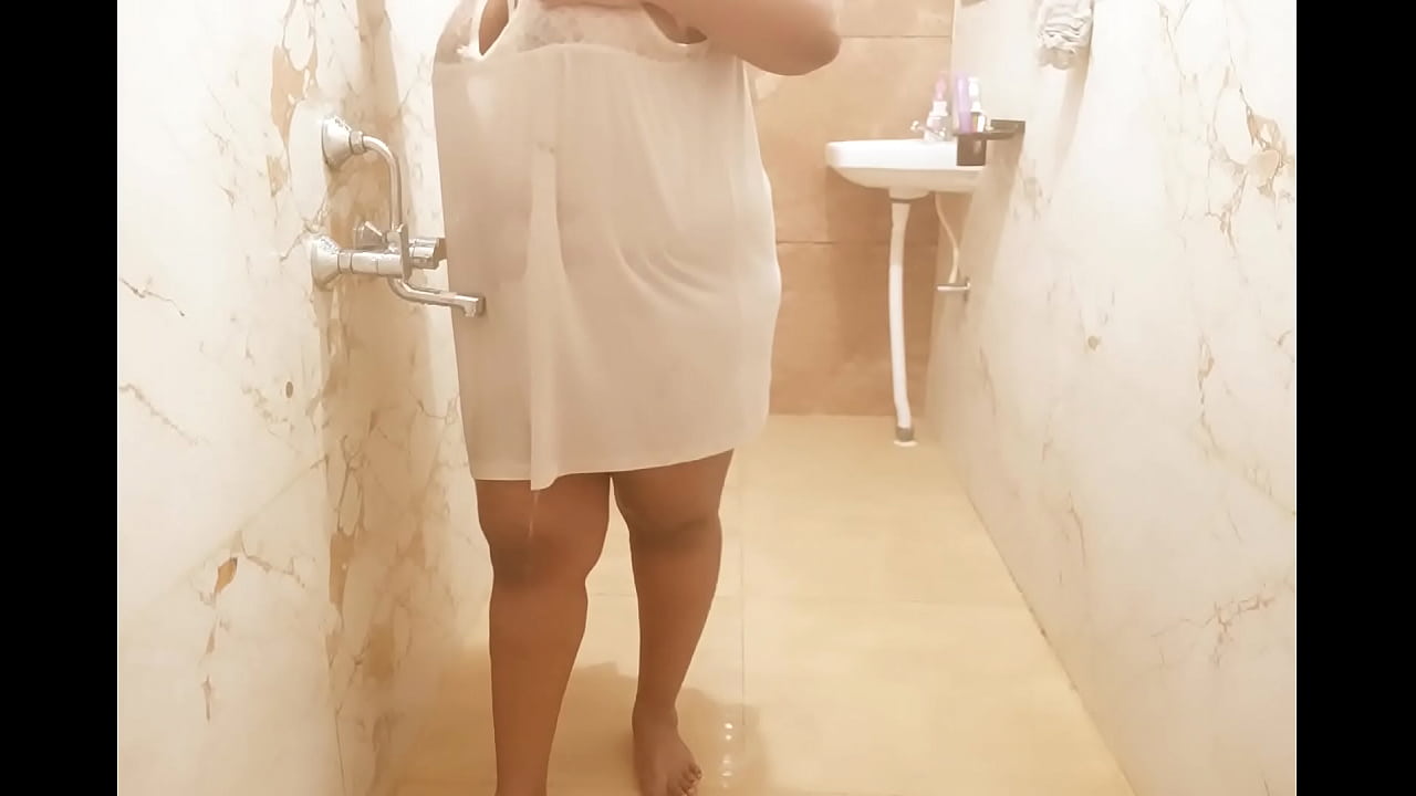 sexy laos lady bathing