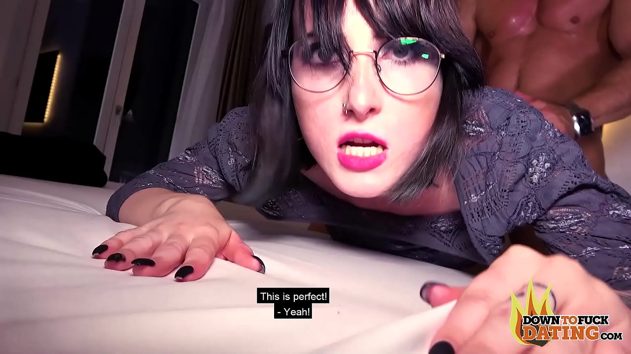 PublicSexDate - Gothic Slut Lou Nesbit Rides On Big Cock