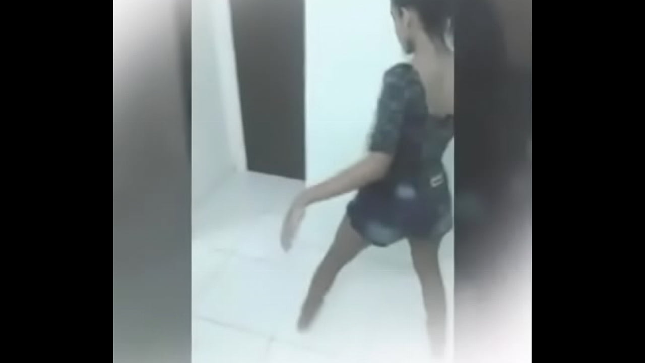 Novinha Gostoza Dan&ccedil;ando Funk