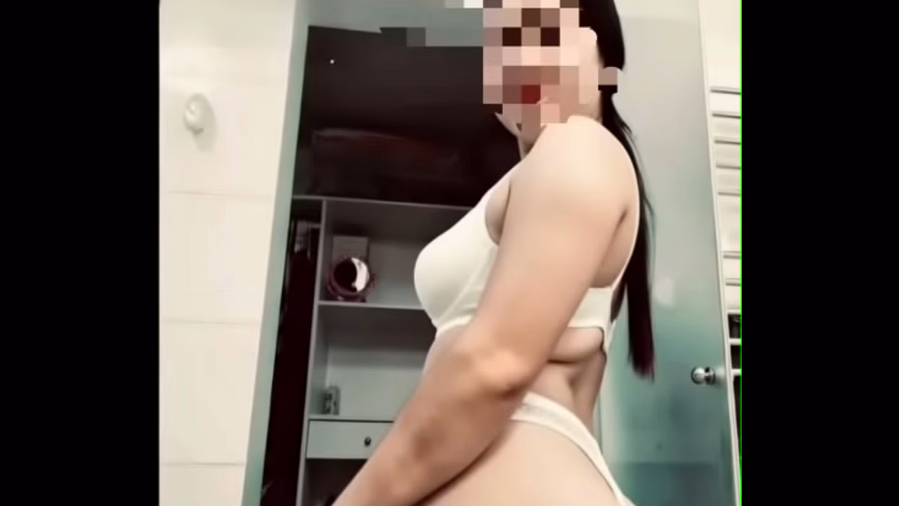 Mi prima me env&iacute;a fotos y video caliente  por error