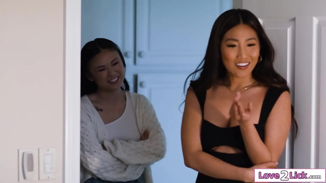 Korean Jennie Rose asks if she could have a peek inside her old house.Asian Lulu Chu takes her to her old bedroom and kisses her and licks her pussy