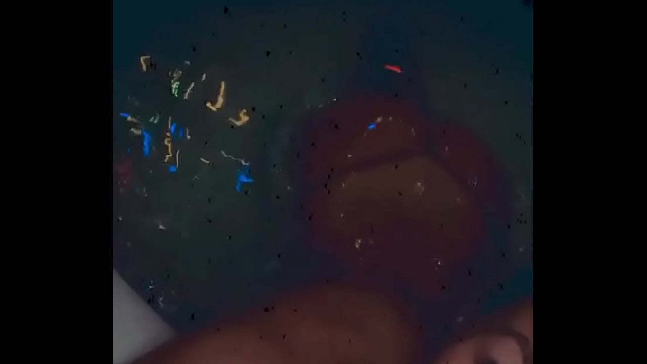 Hier soir c&rsquo;&eacute;tait petit jacuzzi Tu en veux plus Viens me rejoindre en ...