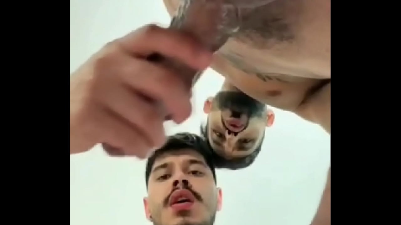 Jugando con mi amigo de culo gordo #bear