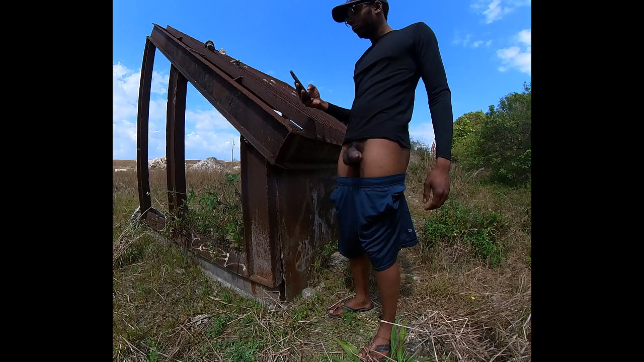 Quick public jerkoff