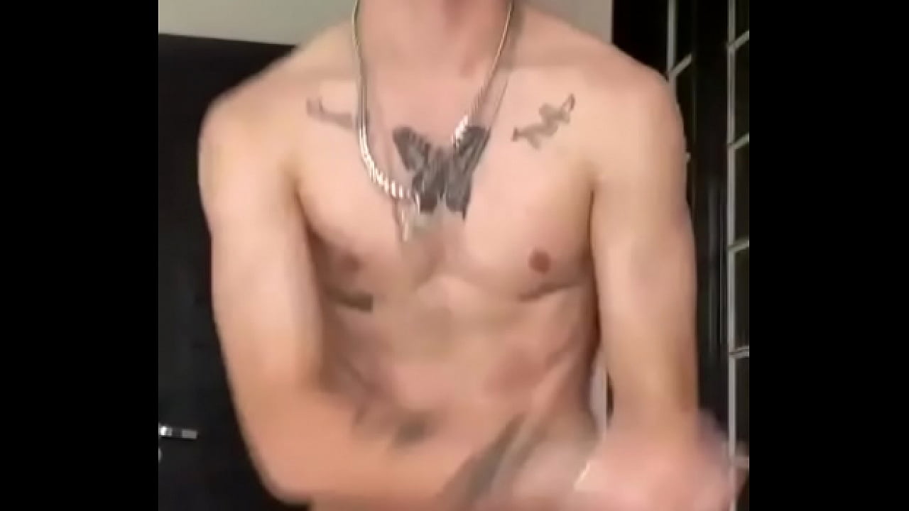 Novinho dan&ccedil;ando