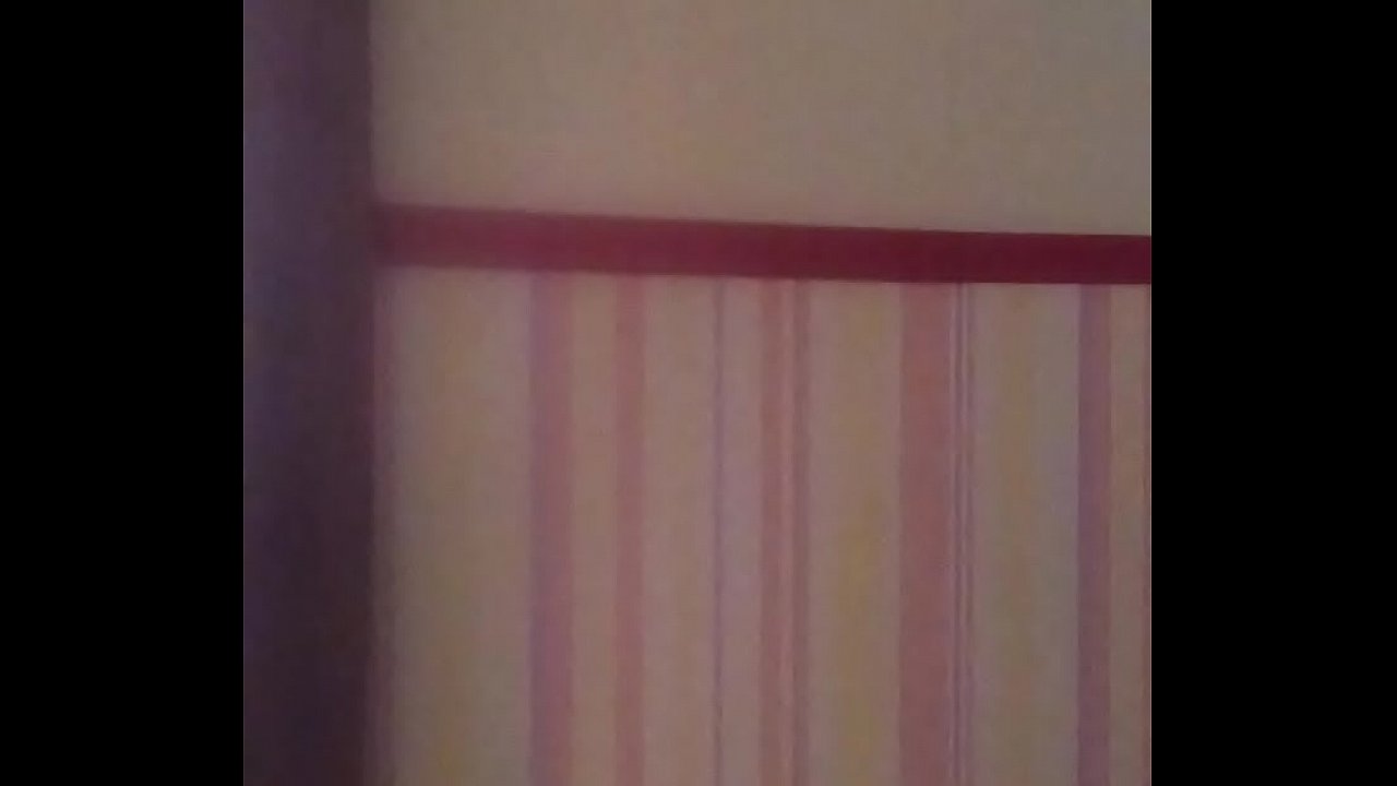 Un gros l&eacute;gume dans mes petites fesses